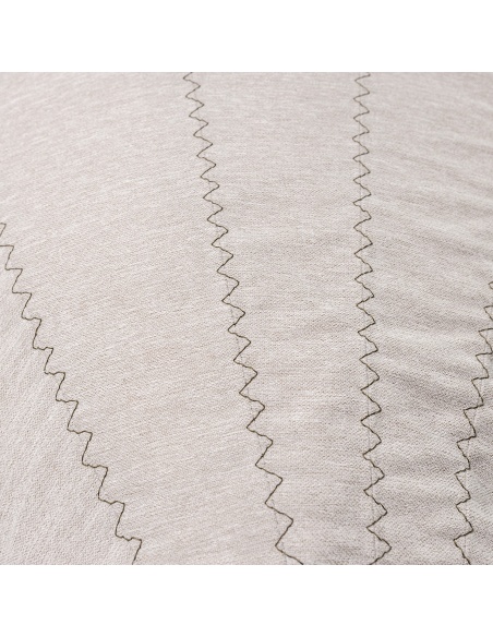 Randa: El Único asiento Puff con Diseño Radial para exteriores e interiores