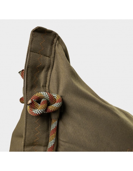 Randa: El Único asiento Puff con Diseño Radial para exteriores e interiores