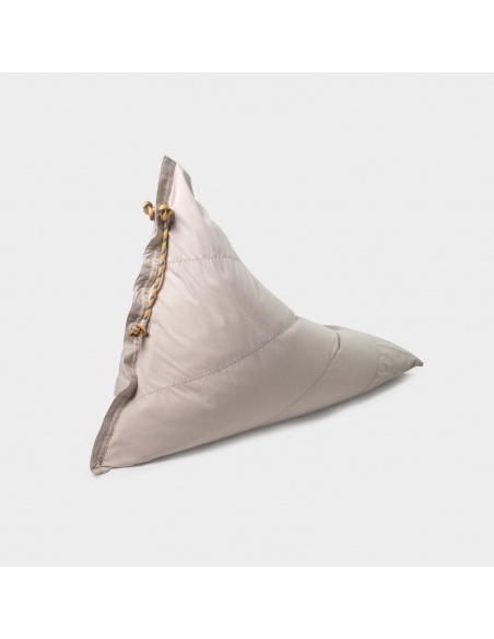 Randa: El Único asiento Puff con Diseño Radial para exteriores e interiores