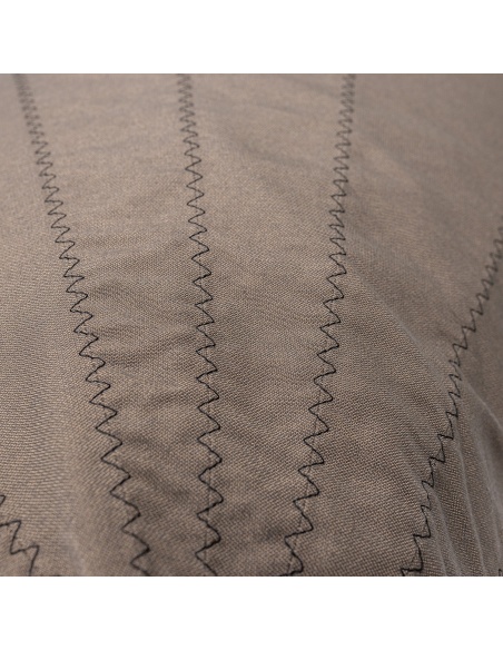 Randa: El Único asiento Puff con Diseño Radial para exteriores e interiores