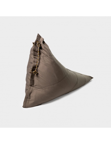 Randa: El Único asiento Puff con Diseño Radial para exteriores e interiores