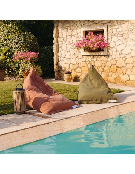 Randa: El Único asiento Puff con Diseño Radial para exteriores e interiores