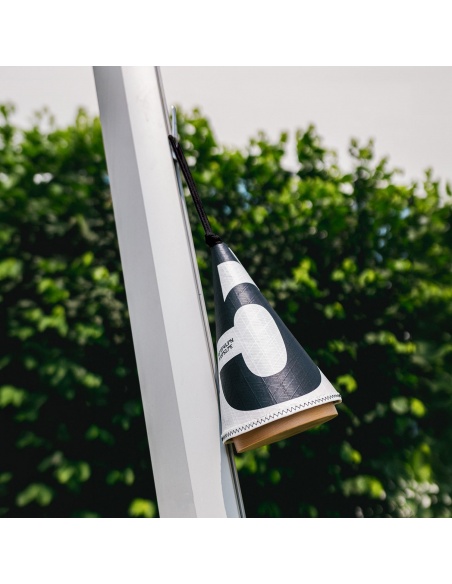 Lámpara Cala: Diseño Náutico, Luz Regulable, 143 Horas de Batería