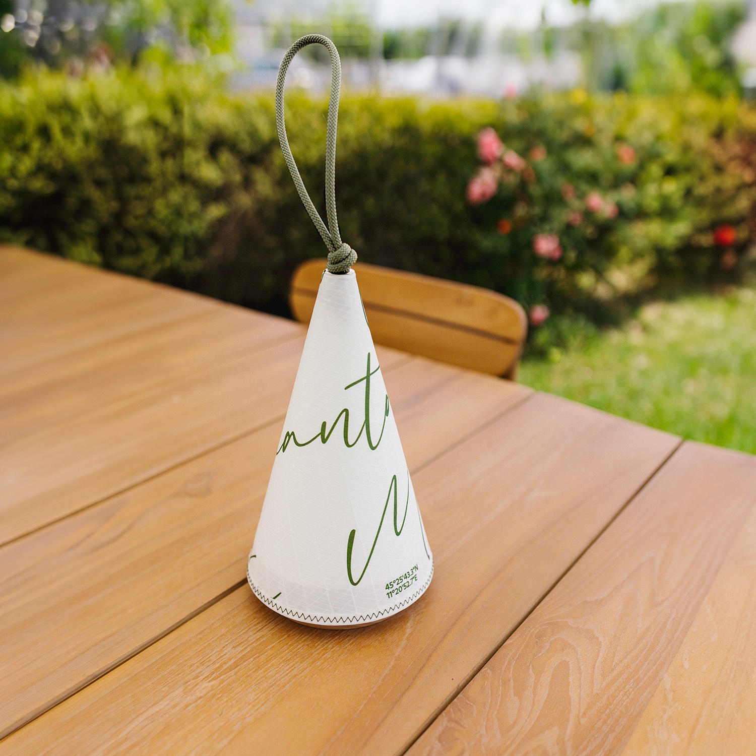 Lámpara Cala: Diseño Náutico, Luz Regulable, 143 Horas de Batería 2