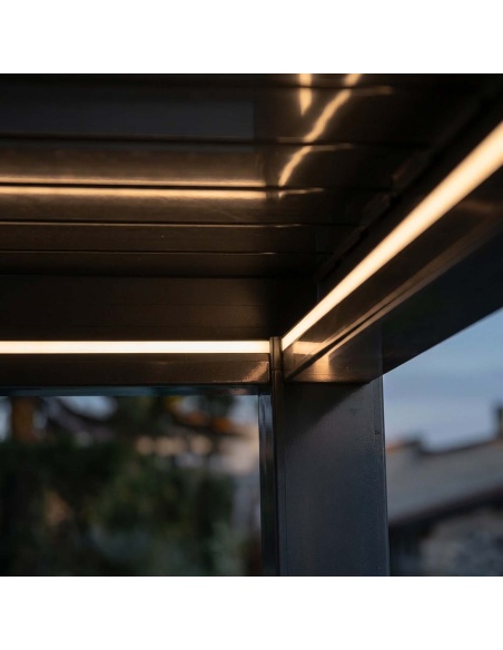 Lyra T6: Pérgola bioclimática con 6 tecnologías únicas