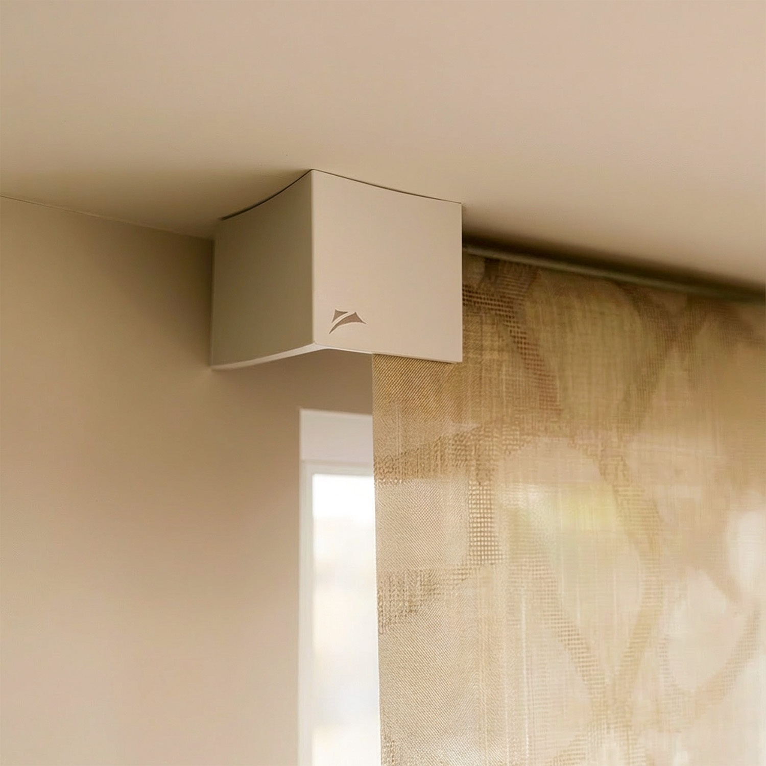 Kyma: toldo vertical con placa de diseño ondulada