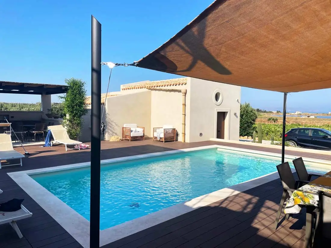 toldo y postes piscinas